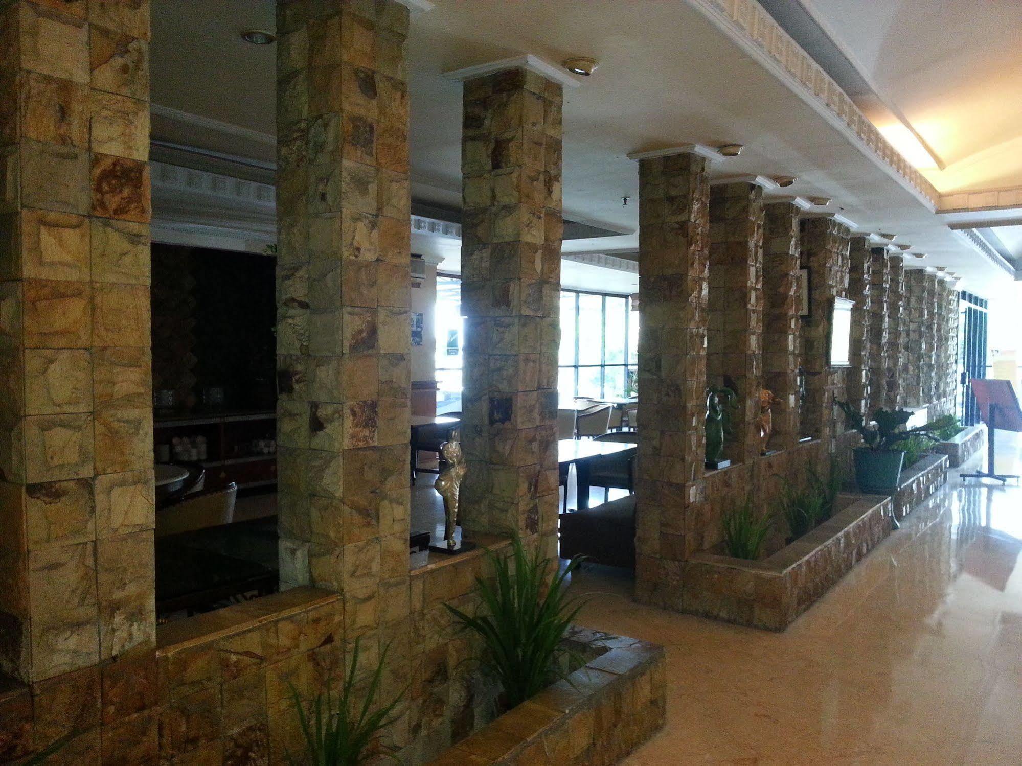 Hotel Bumi Asih Jaya Bandung Extérieur photo